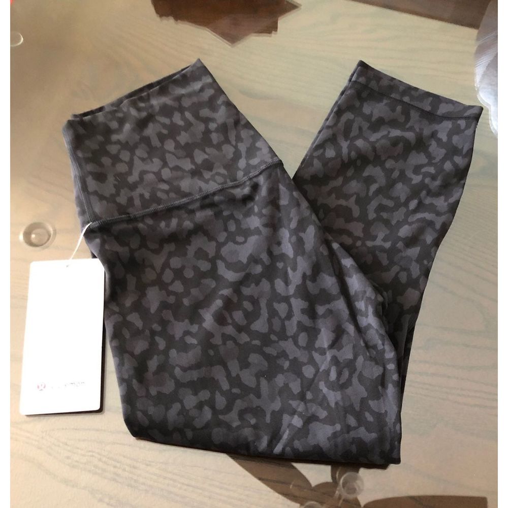 Lululemon Align Crop 21" Camo Size 8 NWT - Picture 3 of 6